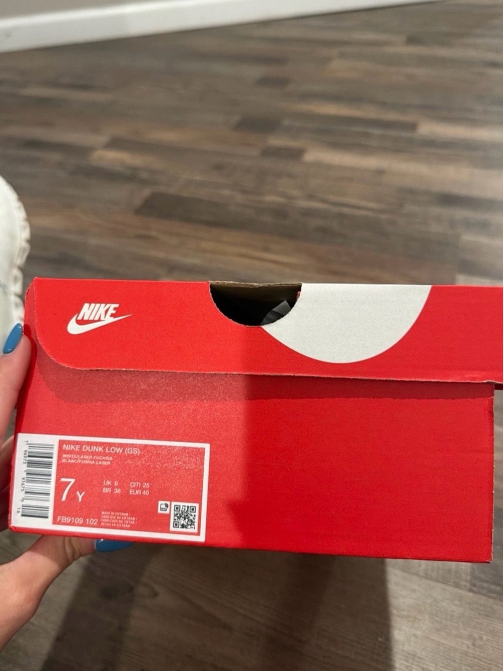 Nike White and Hot Pink Dunks - Picture 2 of 3